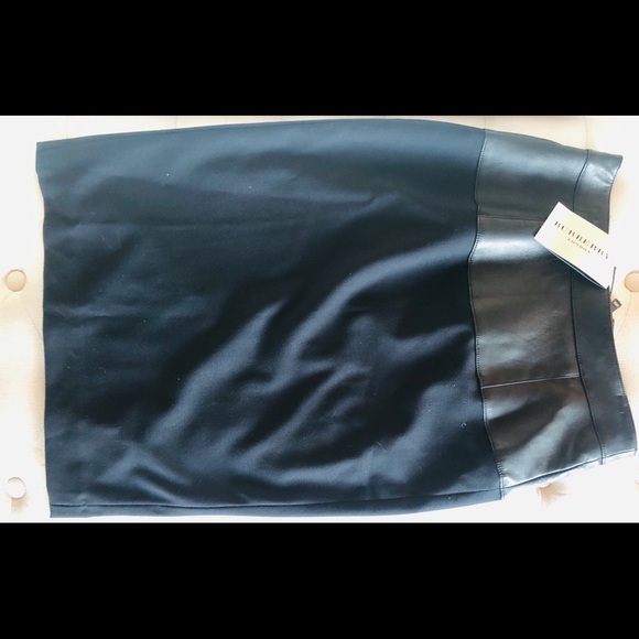 Authentic Burberry Suit Skirt - Picture 7 of 8